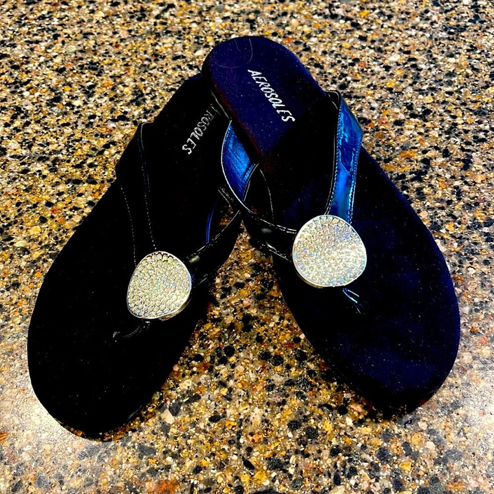 Aerosoles black sandals size 8.5.